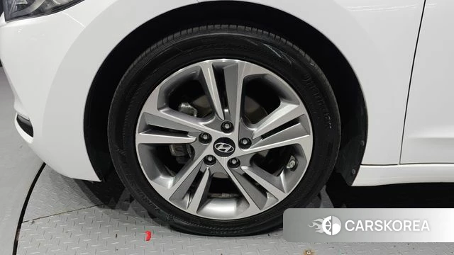 Hyundai Avante AD id 4325829 из Кореи 25