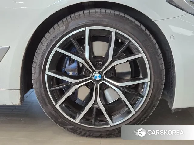 BMW 5 Series (G30) id 3518238 из Кореи 10