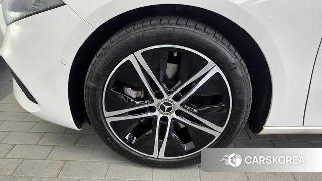 Mercedes-Benz A-Class W177 id 4540302 из Кореи 25