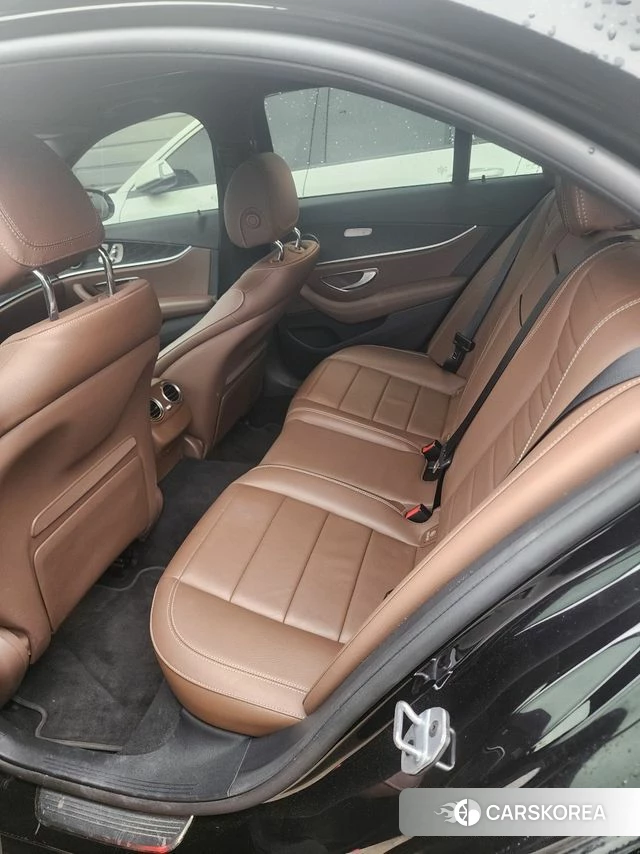 Mercedes-Benz E-Class W213 2023 Черный из Кореи, фото 5