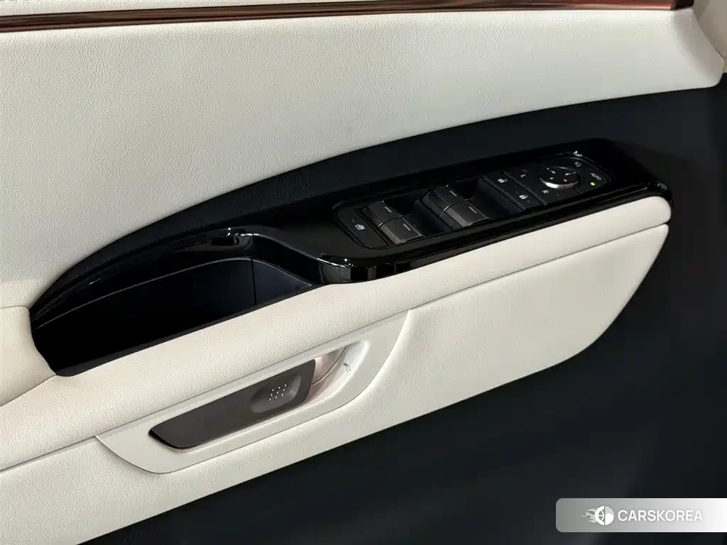 Lexus LM id 4576824 из Китая 23