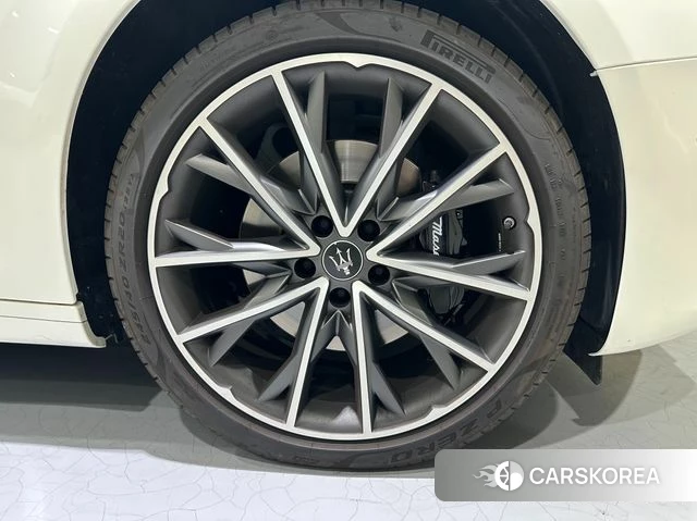 Maserati Ghibli id 4462892 из Кореи 11