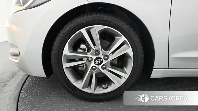 Hyundai Avante AD id 3966601 из Кореи 15