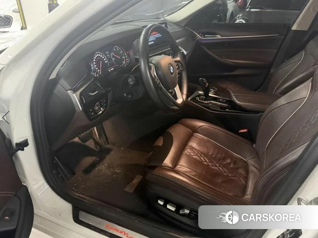 BMW 5 Series (G30) 2018 Белый из Кореи, фото 5