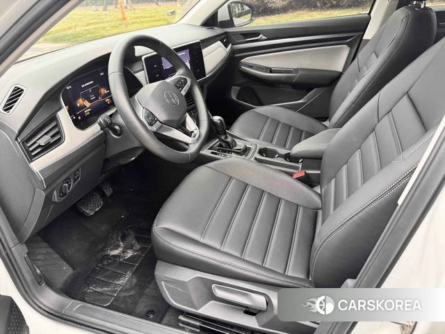 Volkswagen Bora 2023 Белый из Китая, фото 6