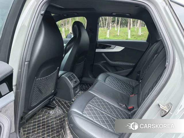 Audi S4 2021 Темно-серый из Китая, фото 6