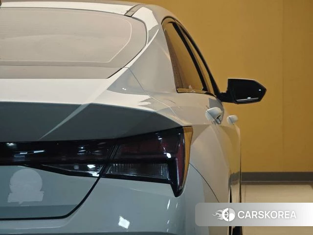 Hyundai Elantra id 4321395 из Китая 30