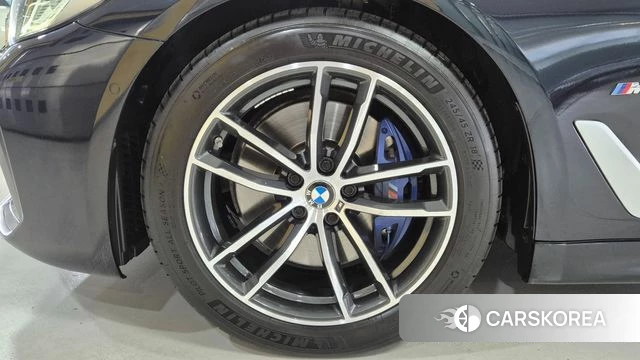 BMW 5 Series (G30) id 4546867 из Кореи 14