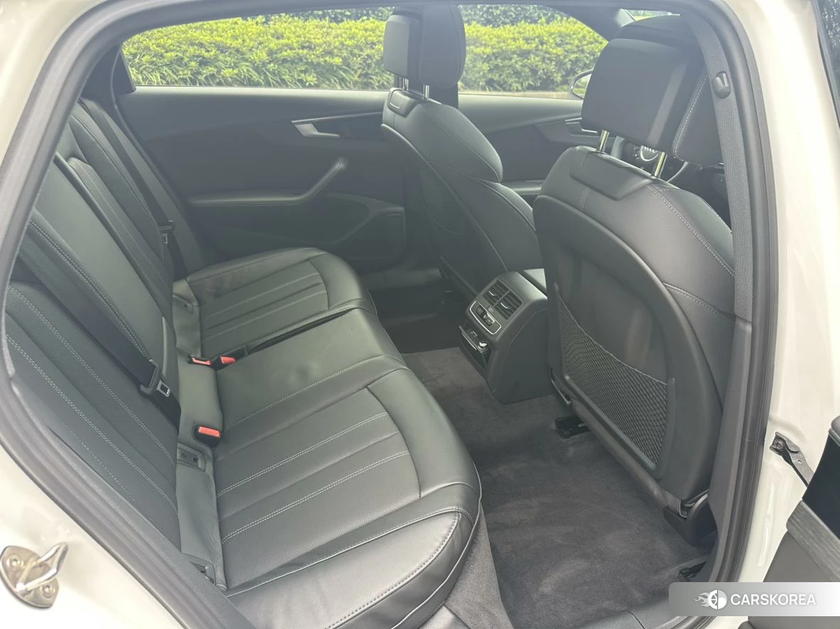 Audi A4L 2023 Белый из Китая, фото 6