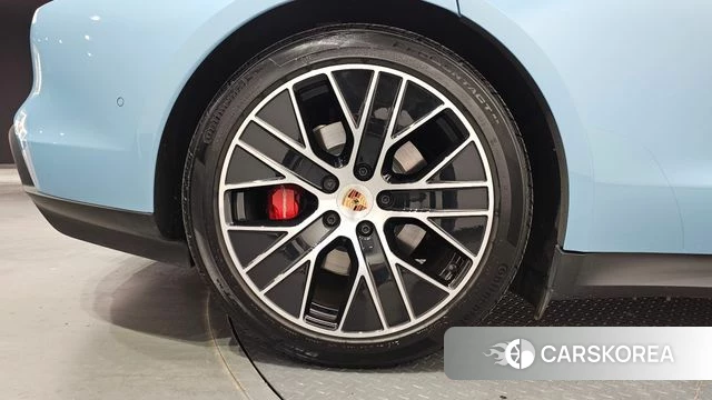 Porsche Taycan id 4185684 из Кореи 15