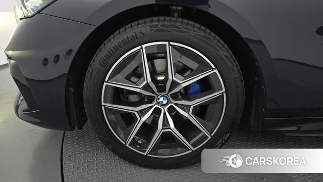 BMW 5 Series (G60) id 4617728 из Кореи 15