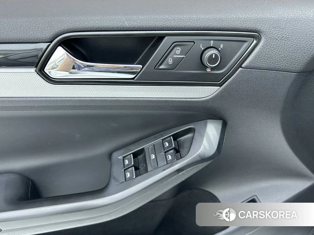 Volkswagen Sagitar id 4253721 из Китая 23