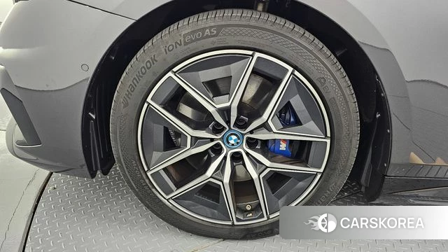 BMW i5 (G60) id 4893206 из Кореи 28