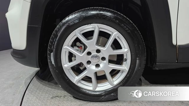 Jeep Renegade id 3853402 из Кореи 15