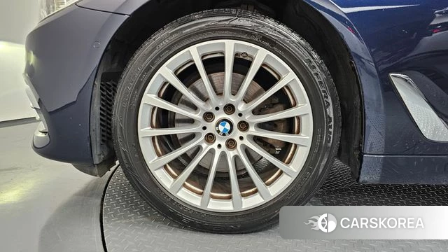 BMW 5 Series (G30) id 4482499 из Кореи 29
