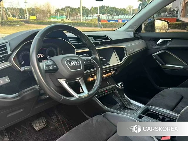 Audi Q3 2022 Темно-серый из Китая, фото 5