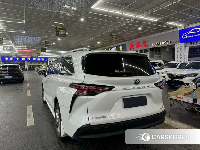 Toyota Saina 2023 Белый из Китая, фото 5