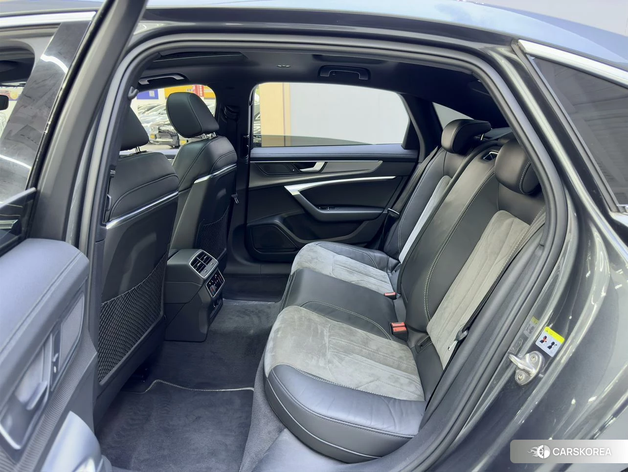 Audi A6L id 4420333 из Китая 9