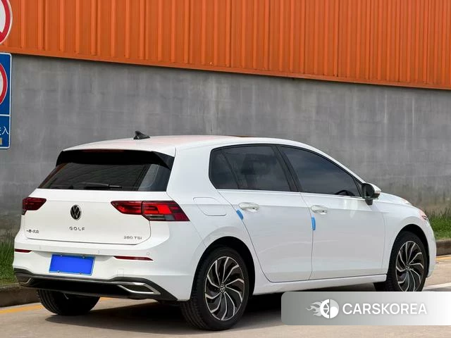 Volkswagen Golf 2024 Белый из Китая, фото 5
