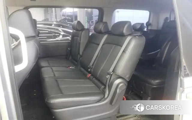 Hyundai Staria 2022 Серебристо-серый из Кореи, фото 5