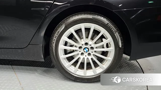 BMW 5 Series (G30) id 3489343 из Кореи 15