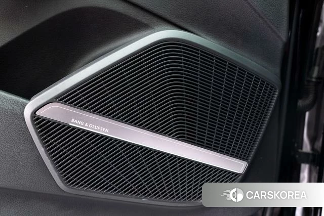 Audi Q5L id 4275993 из Китая 22