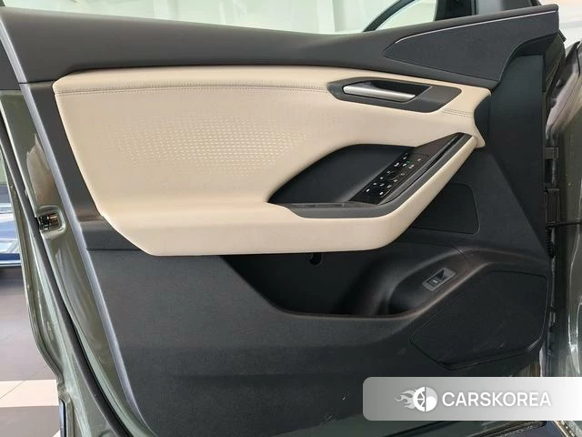 Audi Q6L Sportback e-tron id 4297621 из Китая 14