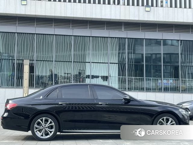 Mercedes-Benz E-class id 4217419 из Китая 11