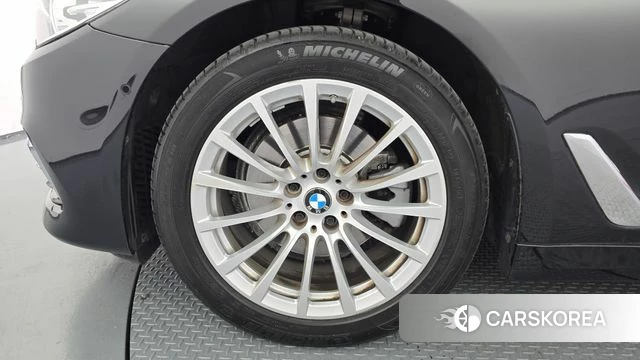 BMW 5 Series (G30) id 4496264 из Кореи 27