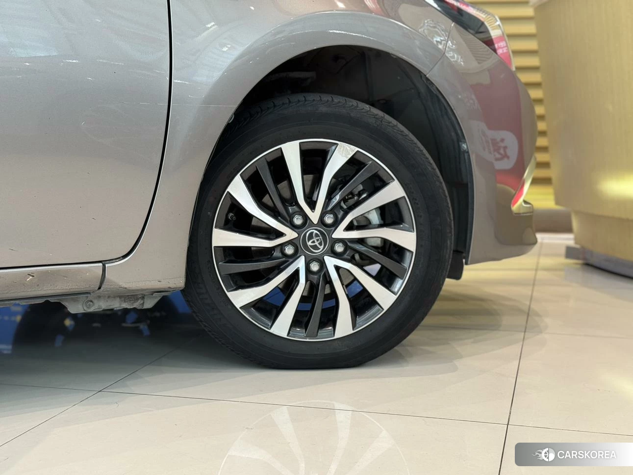 Toyota Corolla dual engine E+ id 4453127 из Китая 15
