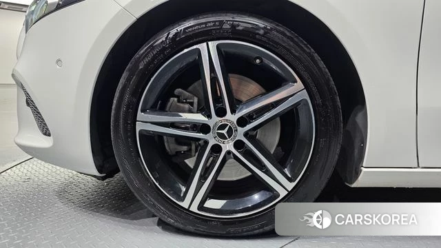 Mercedes-Benz A-Class W177 id 4268748 из Кореи 15