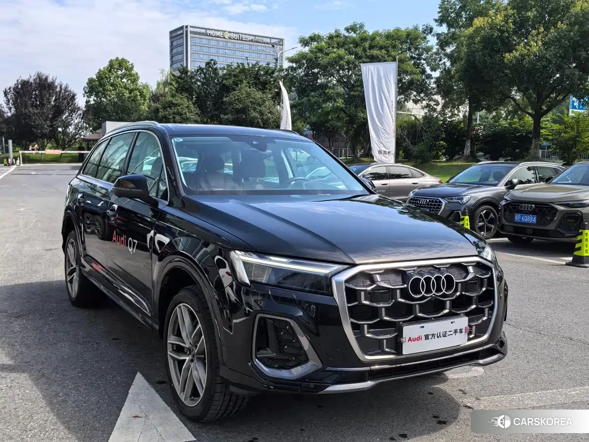 Audi Q7 2024 Черный из Китая, фото 5