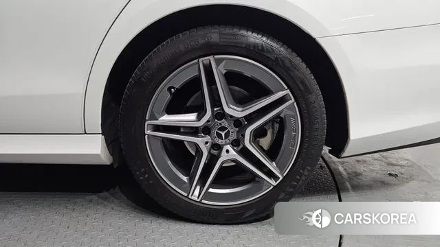 Mercedes-Benz E-Class W213 id 3680318 из Кореи 15