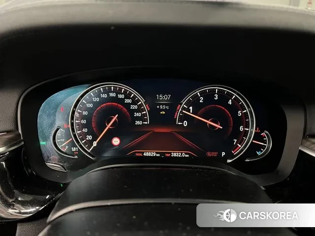 BMW 5 Series (G30) 2018 Небесно-голубой из Кореи, фото 6