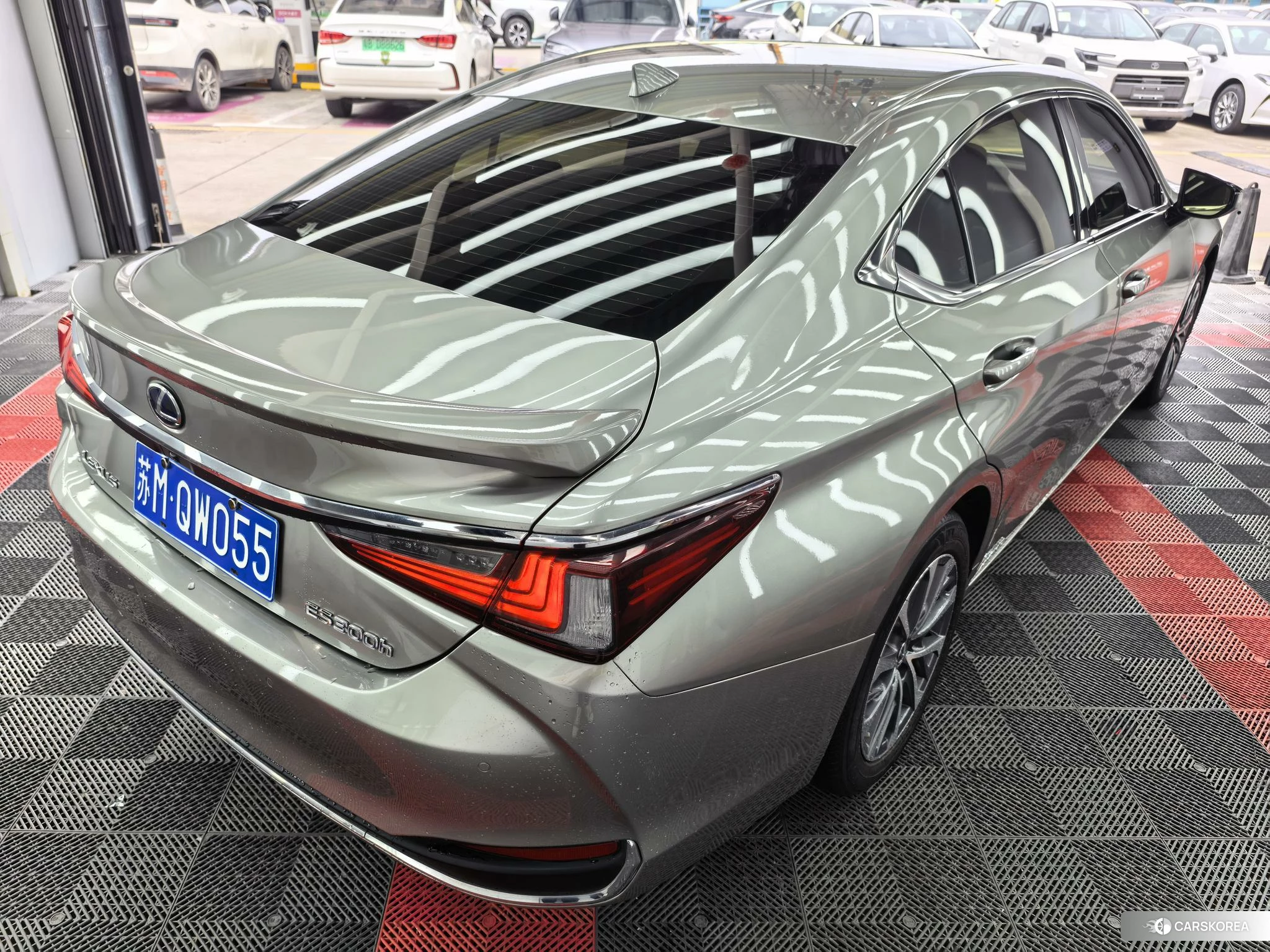 Lexus ES 2022 Серебристо-серый из Китая, фото 5