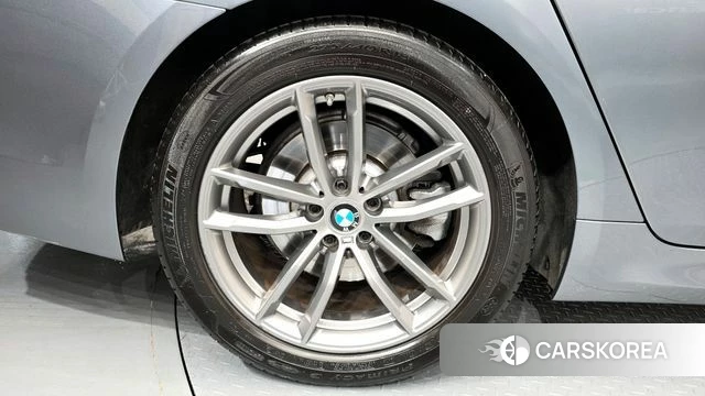 BMW 5 Series (G30) id 3905329 из Кореи 15