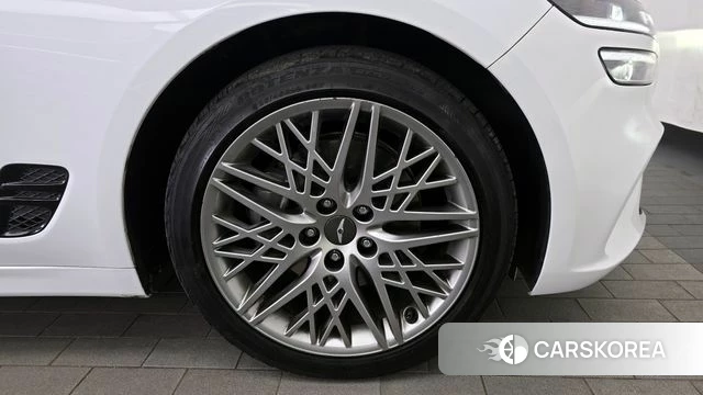 Genesis The New G70 id 3859280 из Кореи 15