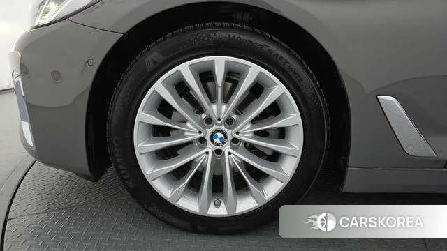 BMW 5 Series (G30) id 4740688 из Кореи 31