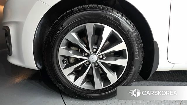 Kia All New Carnival id 4596459 из Кореи 35