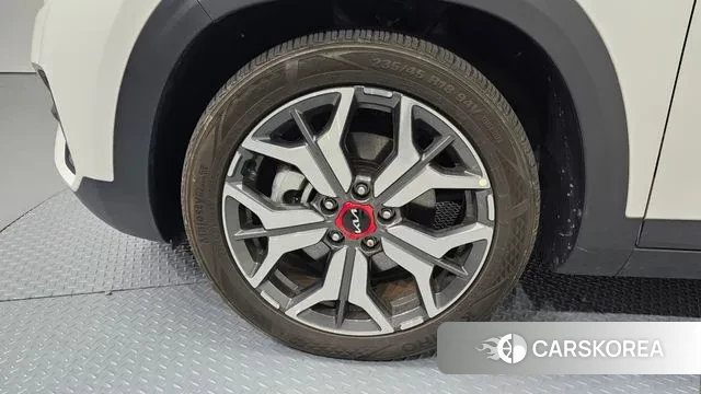 Kia Seltos id 3659931 из Кореи 15