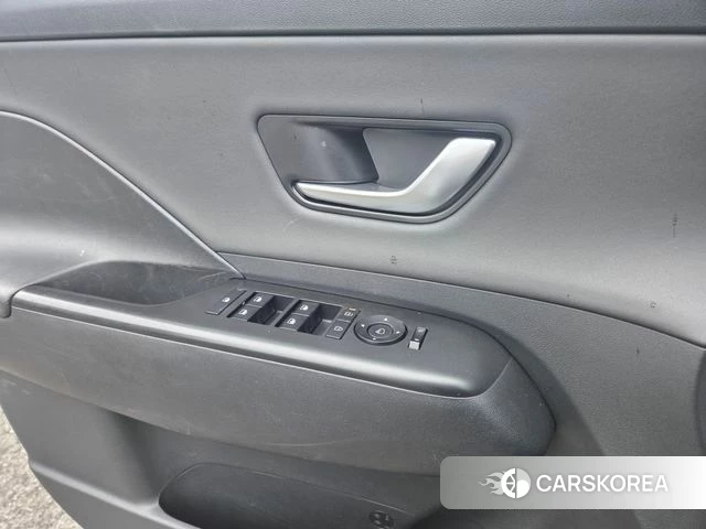 Hyundai Kona (SX2) 2023 Белый из Кореи, фото 5