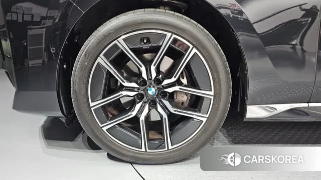 BMW 7 Series (G70) id 2894114 из Кореи 15