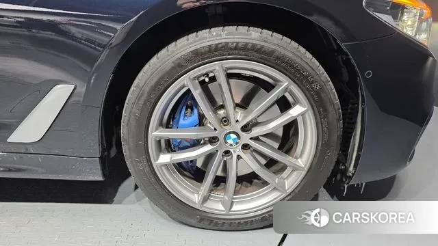 BMW 5 Series (G30) id 3552965 из Кореи 15