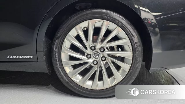 Lexus ES300h 7th generation id 3911698 из Кореи 15