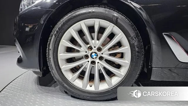 BMW 5 Series (G30) id 3500047 из Кореи 15