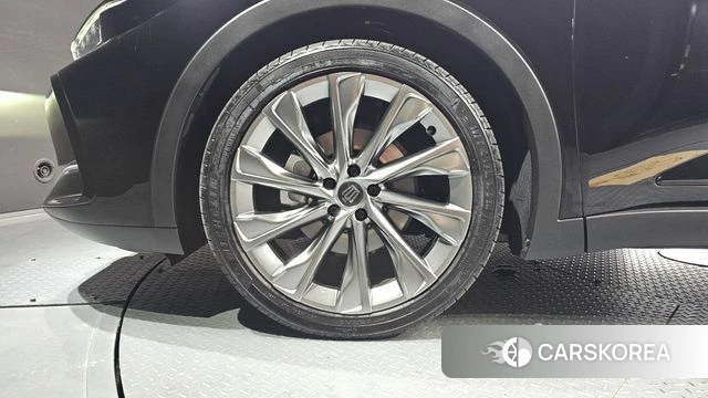 Toyota Crown Crossover id 4314902 из Кореи 15