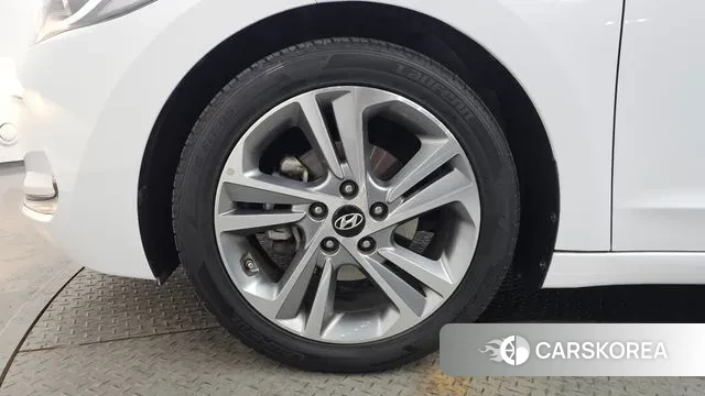 Hyundai Avante AD id 3667143 из Кореи 15