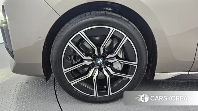 BMW 7 Series (G70) id 2997977 из Кореи 15