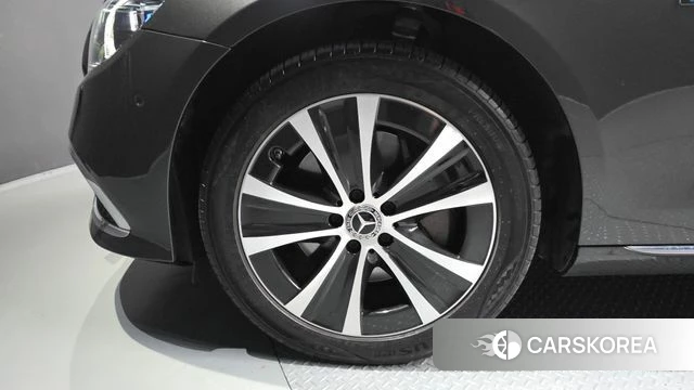 Mercedes-Benz E-Class W213 id 4784662 из Кореи 27