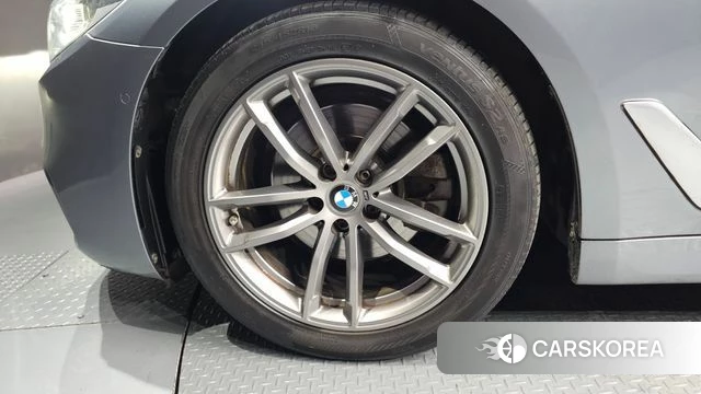 BMW 5 Series (G30) id 4482864 из Кореи 26